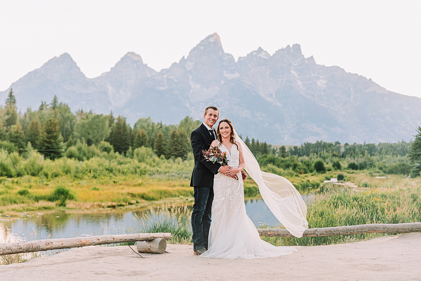 Glacier View Turnout Elopement - Janelle & Co Photo