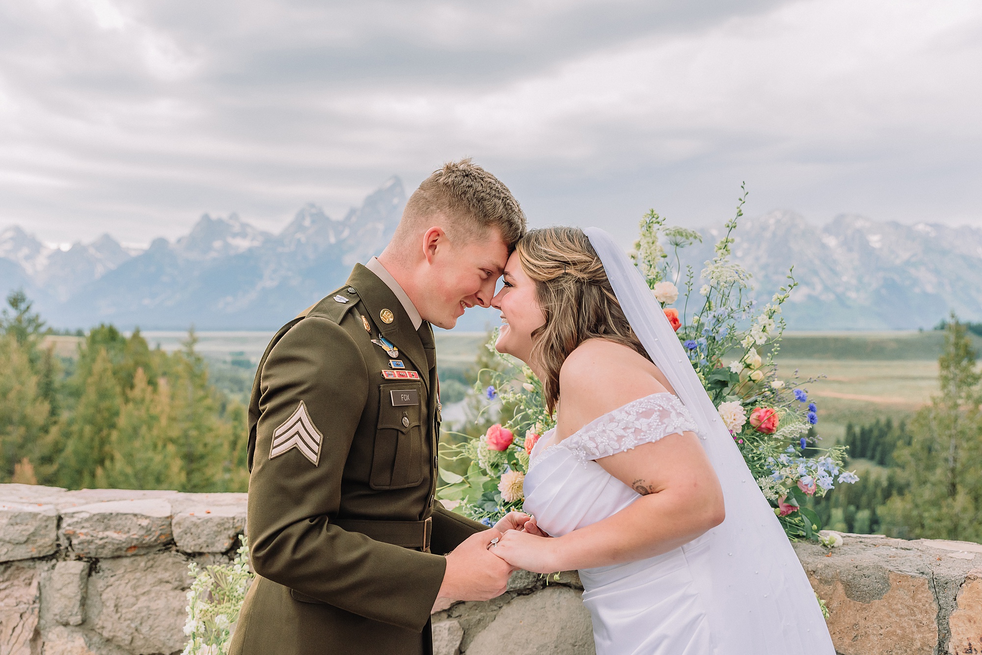 grand tetons elopement photographer eloping in jackson hole wyoming small wedding jackson hole summer wedding in grand teton national park snake river overlook wedding ceremony