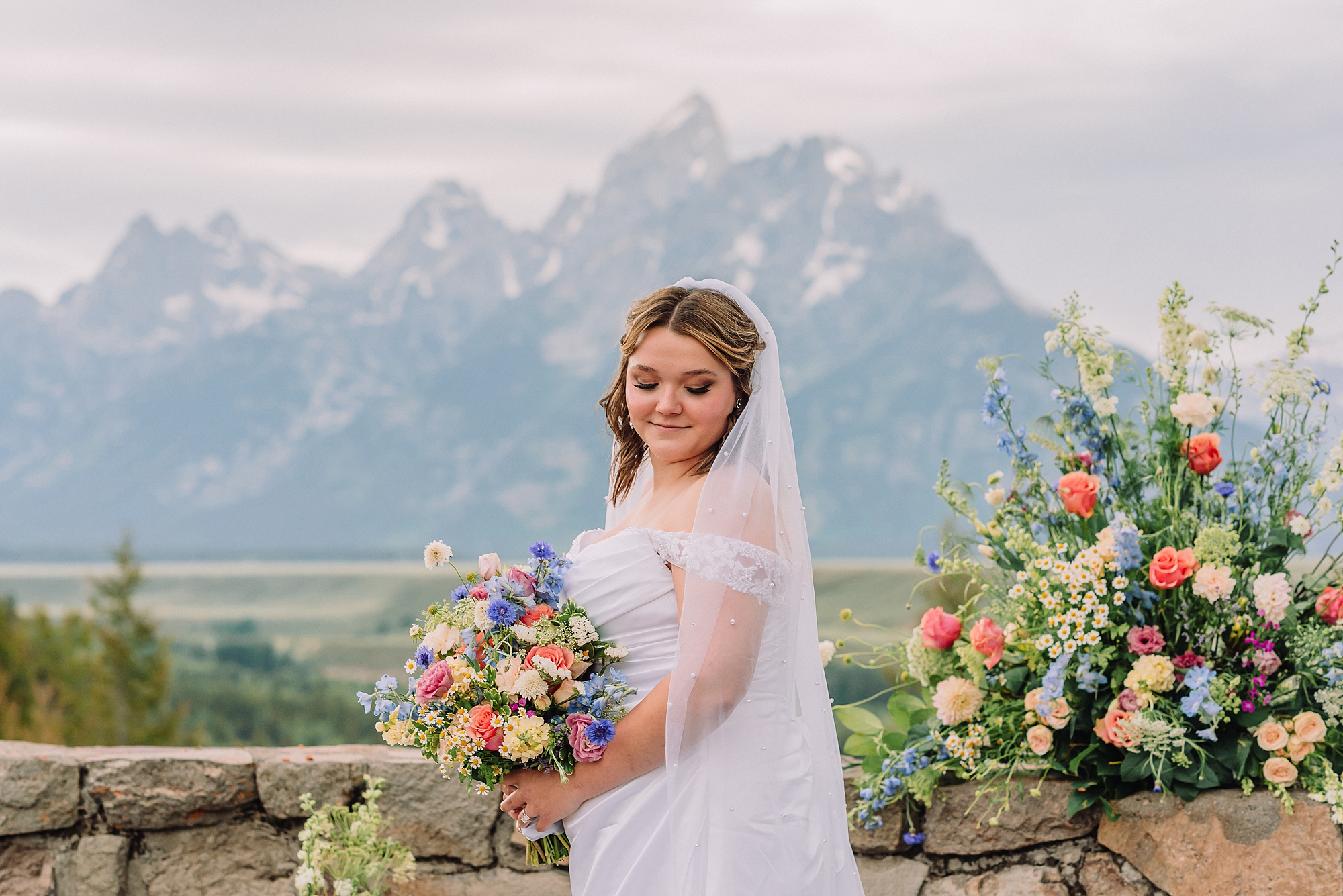 grand tetons elopement photographer eloping in jackson hole wyoming small wedding jackson hole summer wedding in grand teton national park snake river overlook wedding ceremony