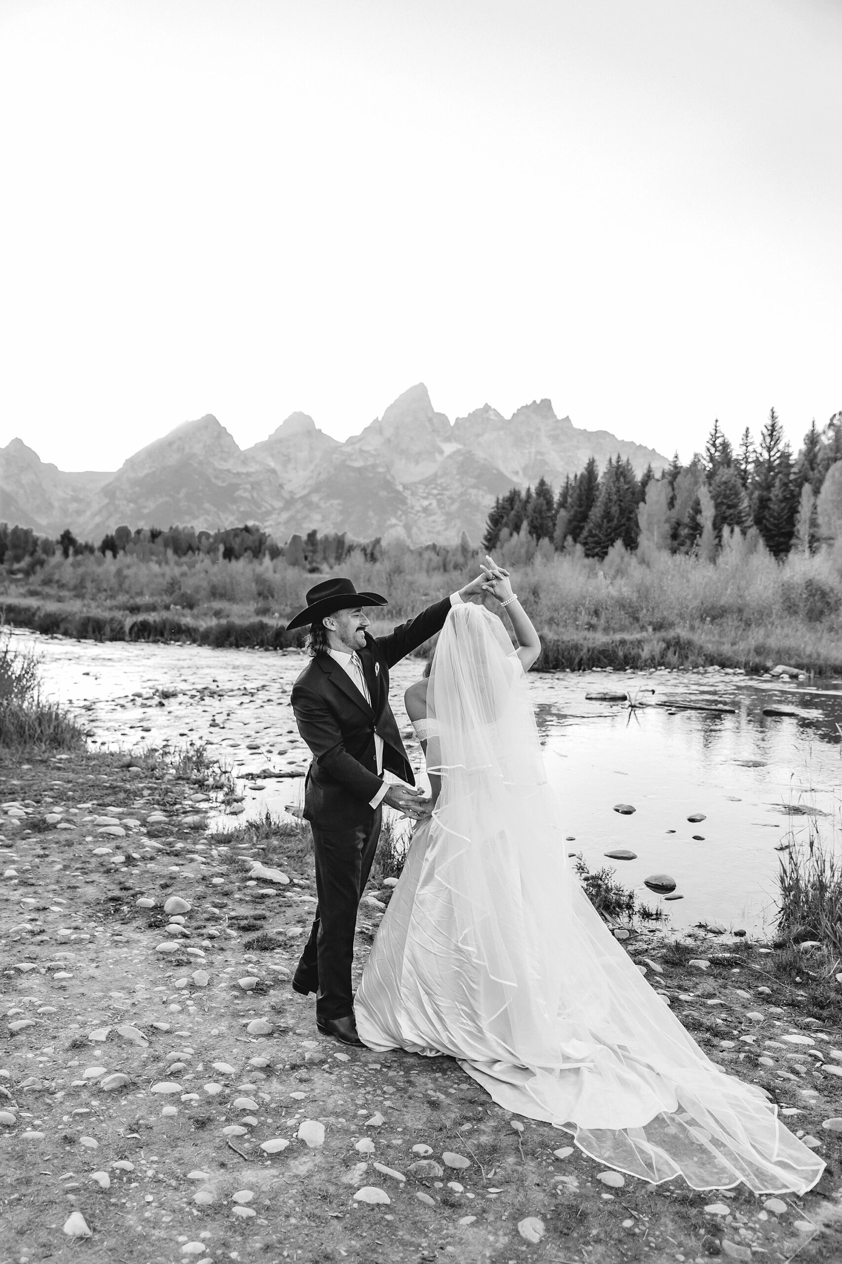 Schwabacher Landing fall colors wedding Grand Teton National Park micro wedding Grand Teton wedding locations fall colors rustic chapel wedding log cabin ceremony Jackson Hole Wedding Photographers Grand Teton Elopement Photographer Jackson Hole Micro Wedding