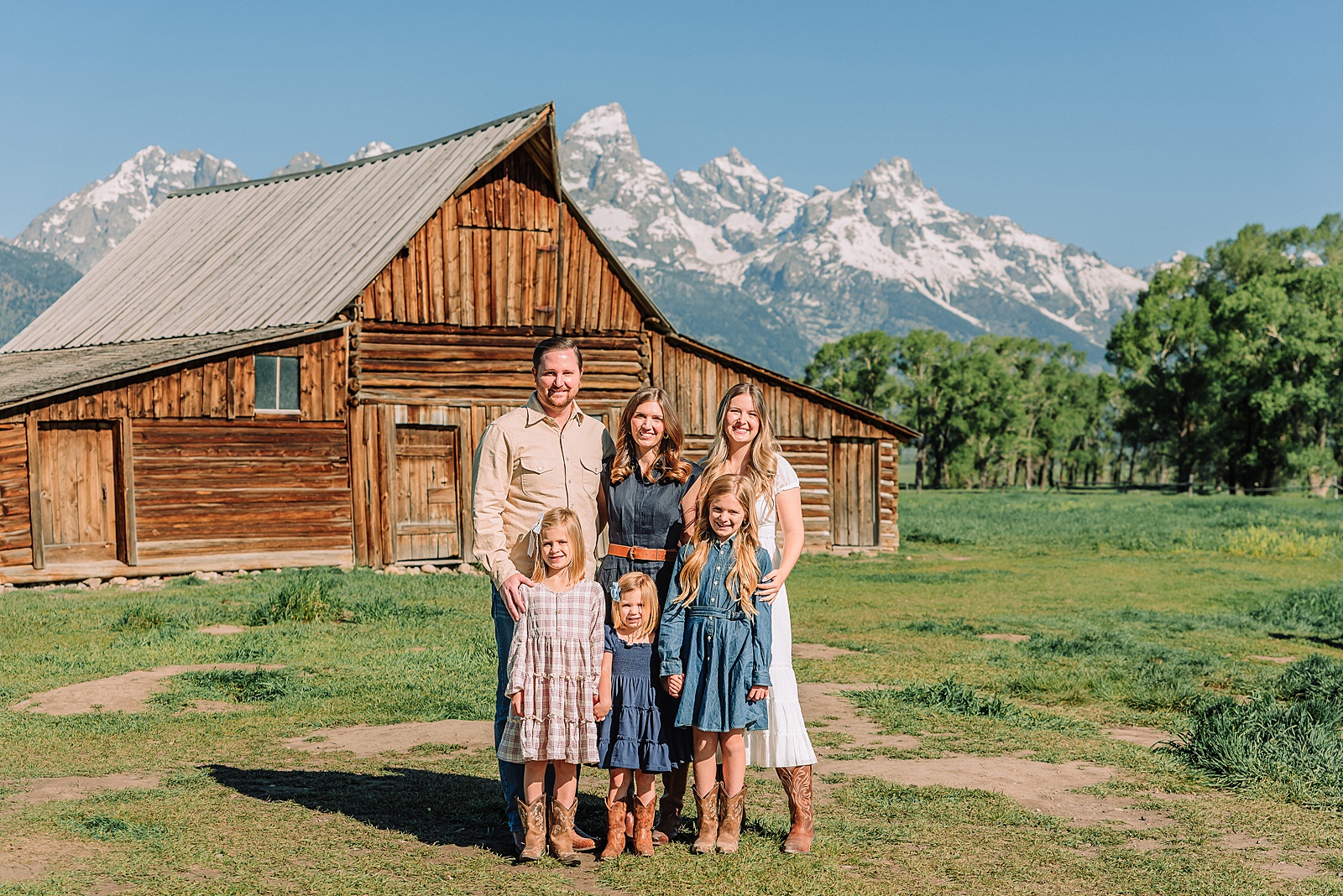 Jackson Hole mountain family photography session coordinated family outfits for mountain photos summer family photography Grand Teton National Park Grand Teton Family Photographer