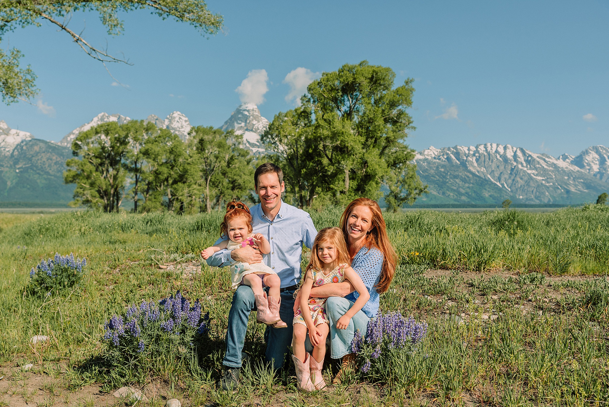 Grand Tetons family photos with kids western family photoshoot Grand Tetons best time for family photos Grand Tetons Mormon Row family photography session Grand Tetons mountain backdrop family photos