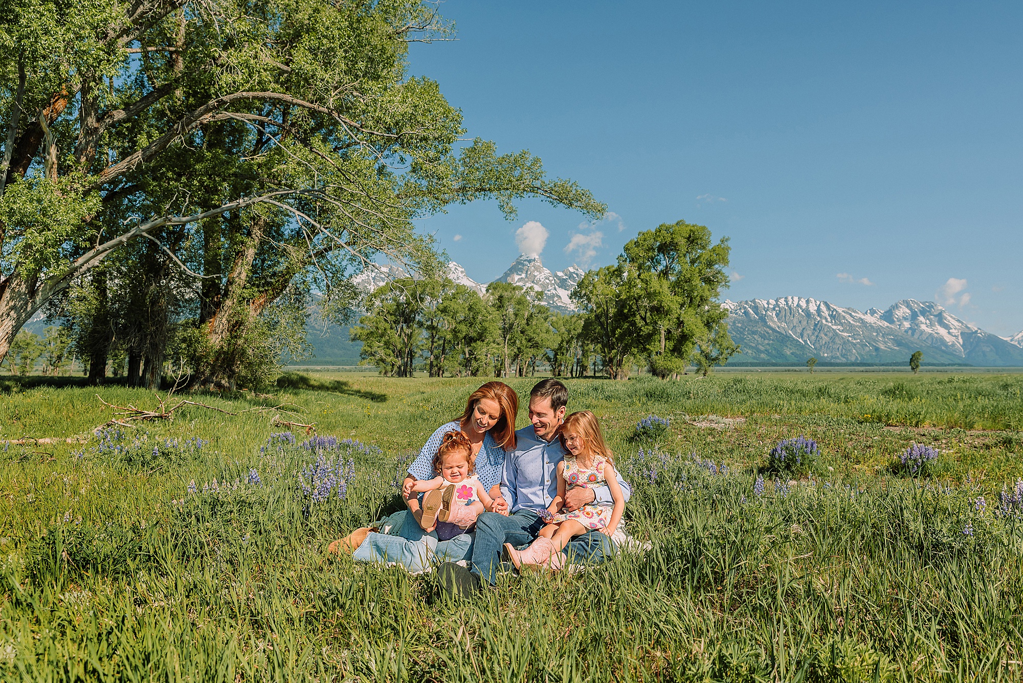 Grand Tetons family photos with kids western family photoshoot Grand Tetons best time for family photos Grand Tetons Mormon Row family photography session Grand Tetons mountain backdrop family photos