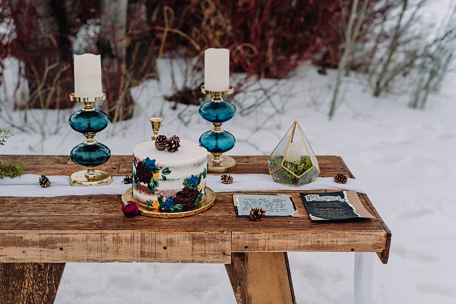outdoor winter wedding inspiration cake and head table