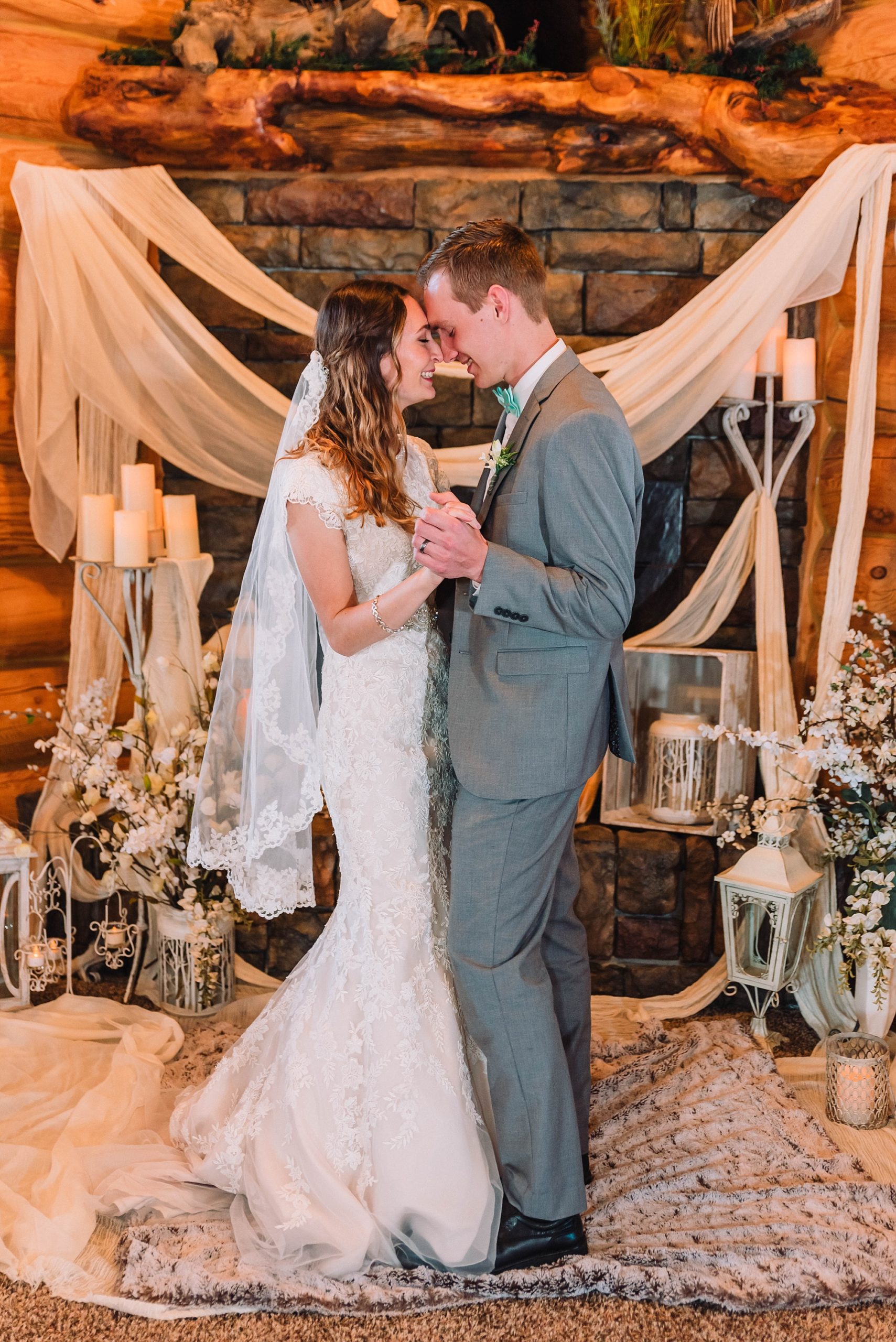 bride-and-groom-dancing-cabin-wedding