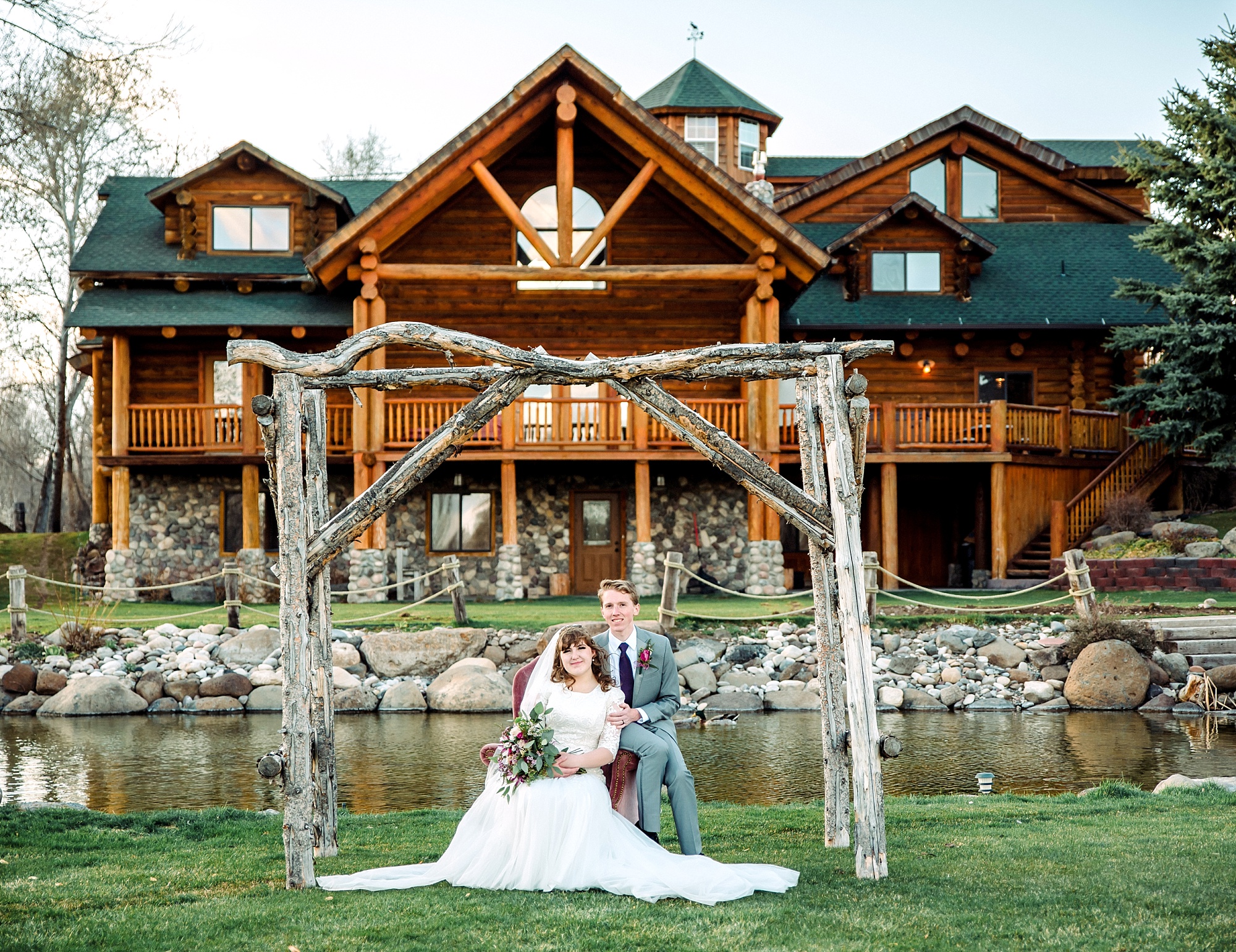 spring-wedding-at-labelle-lake-idaho-janelle-and-co-photographer