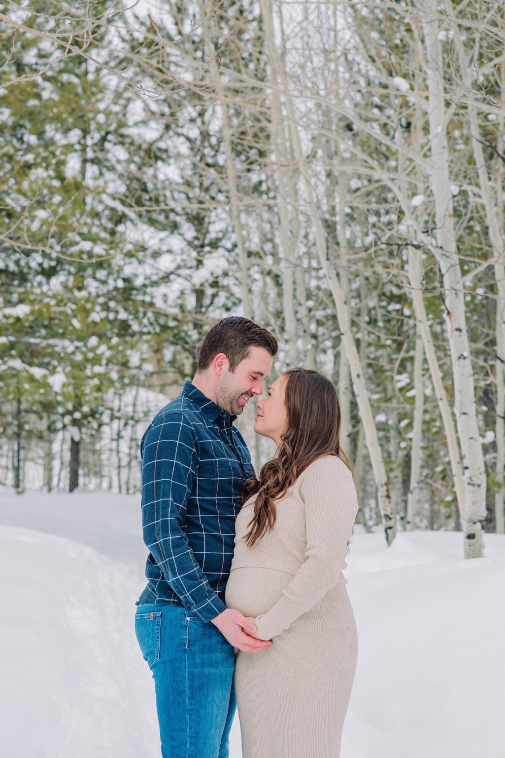 Winter Babymoon Photos in Jackson Hole - Janelle & Co Photo