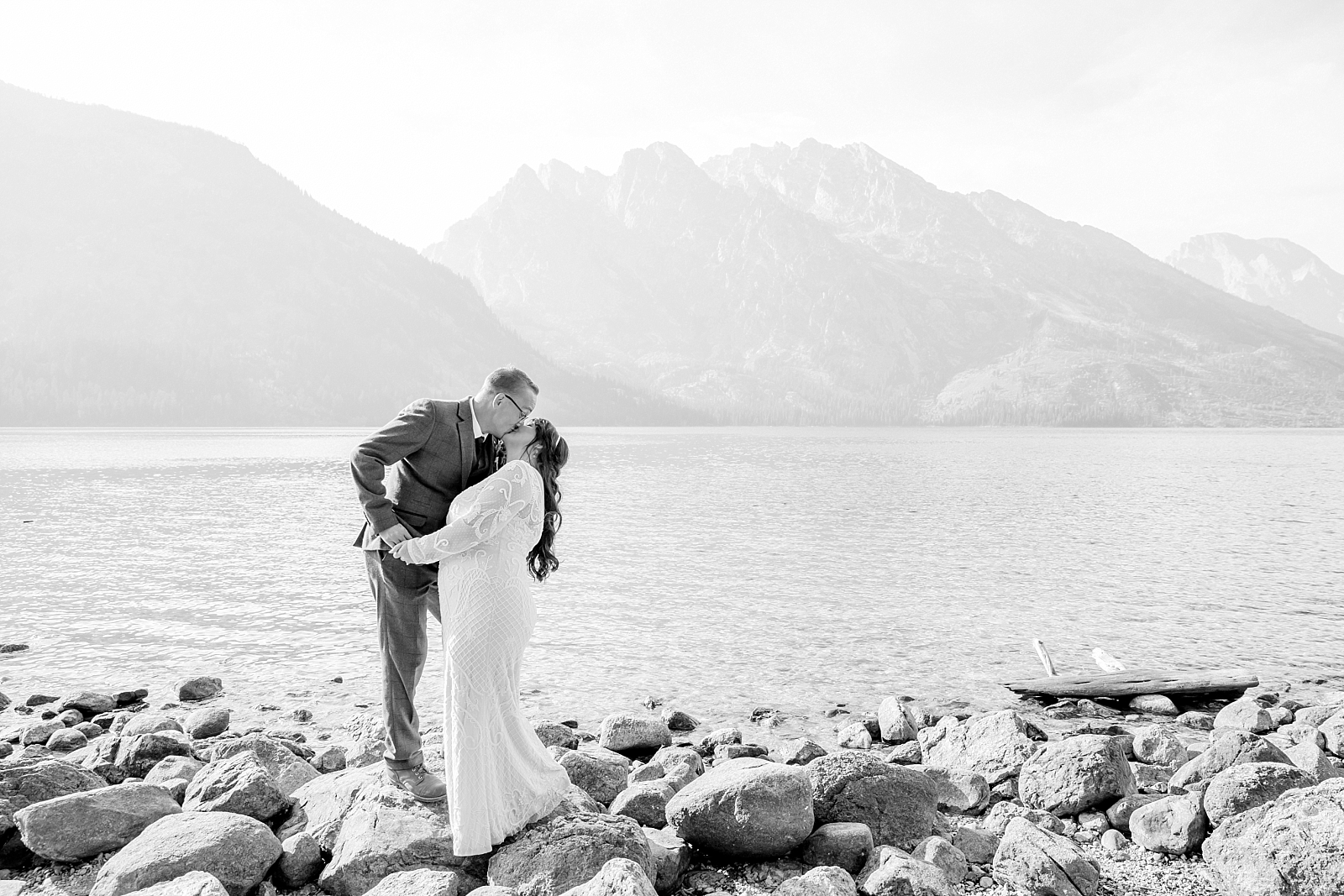 bride and groom wedding photography at jenny lake