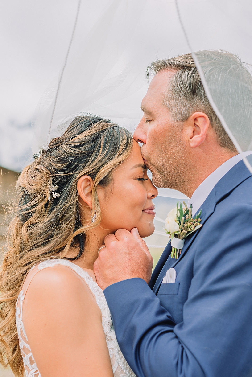 jackson hole wedding photographer, posing ideas for couples, traditional and timeless wedding photography