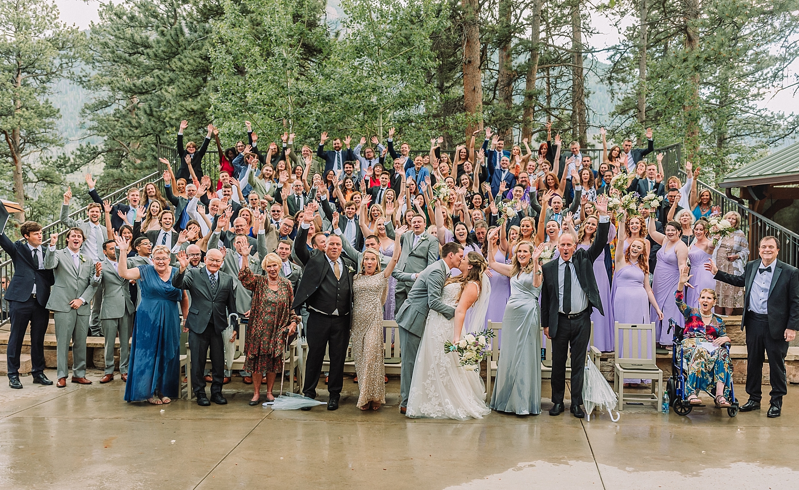 rainy wedding ceremony, colorado wedding, photographer in denver co, estes park wedding, della terra mountain chateau, outdoor wedding, unique wedding venues