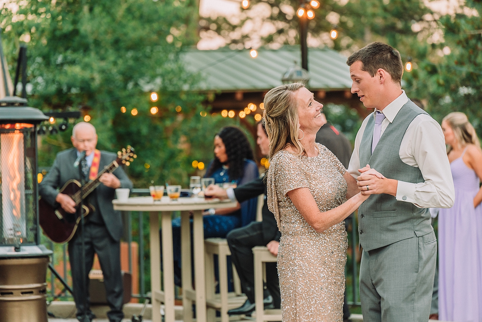 wedding reception, dancing at wedding, outdoor reception, summer wedding, della terra mountain chateau, estes park wedding photographer, colorado weddings