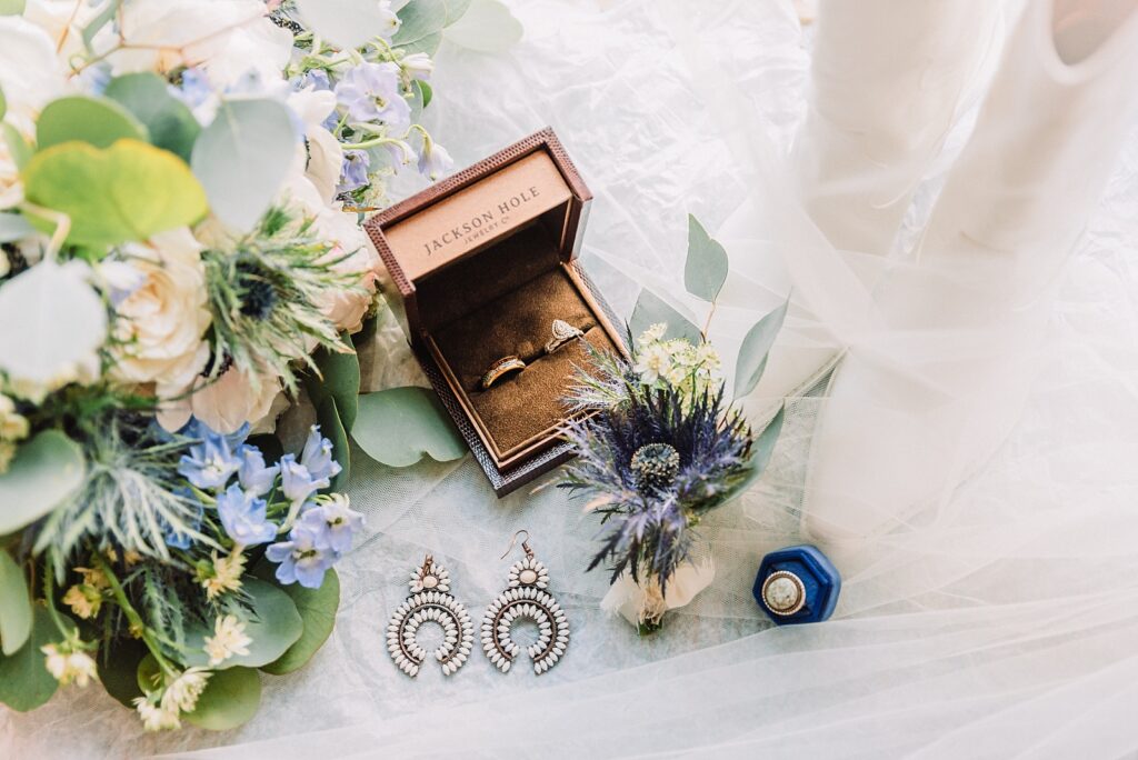 bride's wedding accessories and details