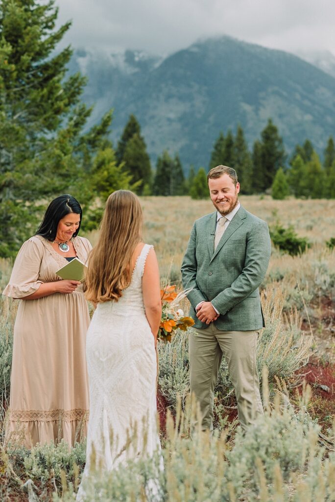 mountain view wedding ceremony, fall grand teton elopement, mountain view turnout ceremony, jackson hole wedding photographer