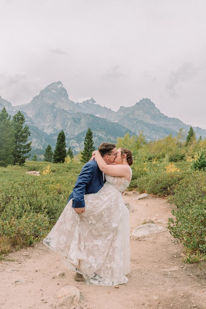 Teton Wedding with Hiking, jackson hole weddings, adventurous weddings, outdoor ceremonies, grand teton national park, taggart lake