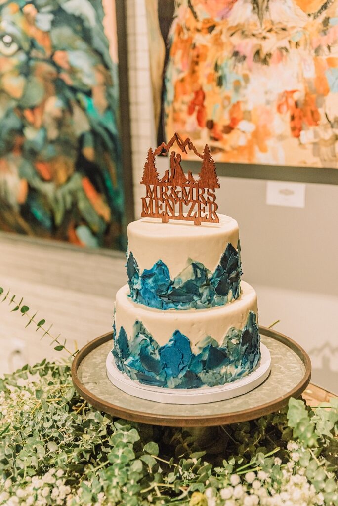 hiking wedding cake, mountain wedding cake, paisley cakes, east idaho cakes