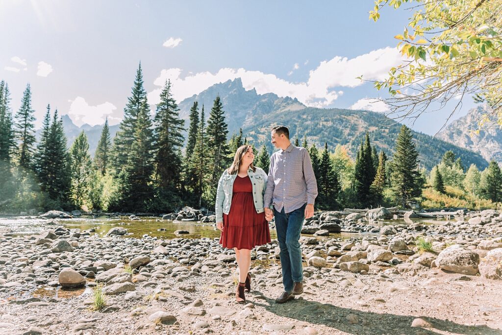 engagement pictures in the Tetons, where to propose in the tetons, outdoor mountain portraits