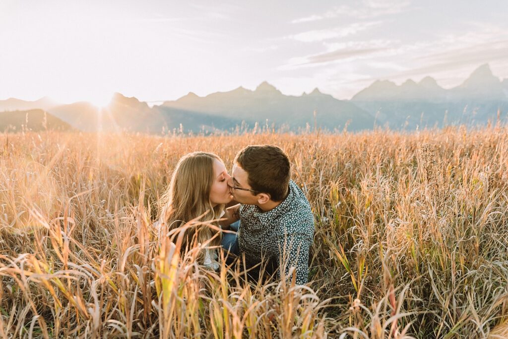 Golden hour engagement photographer, jackson hole engagement pictures, mormon row engagements