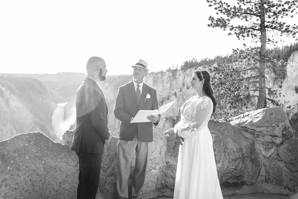 elopement at artist point in yellowstone national park