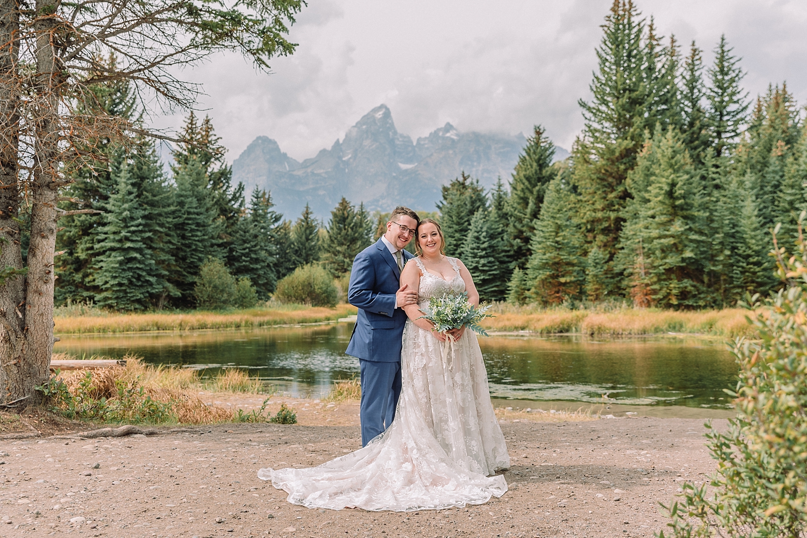 Schwabacher's Landing Wedding Ceremony, Jackson Hole Wedding photography, Couple Portraits, wedding photos in the mountains