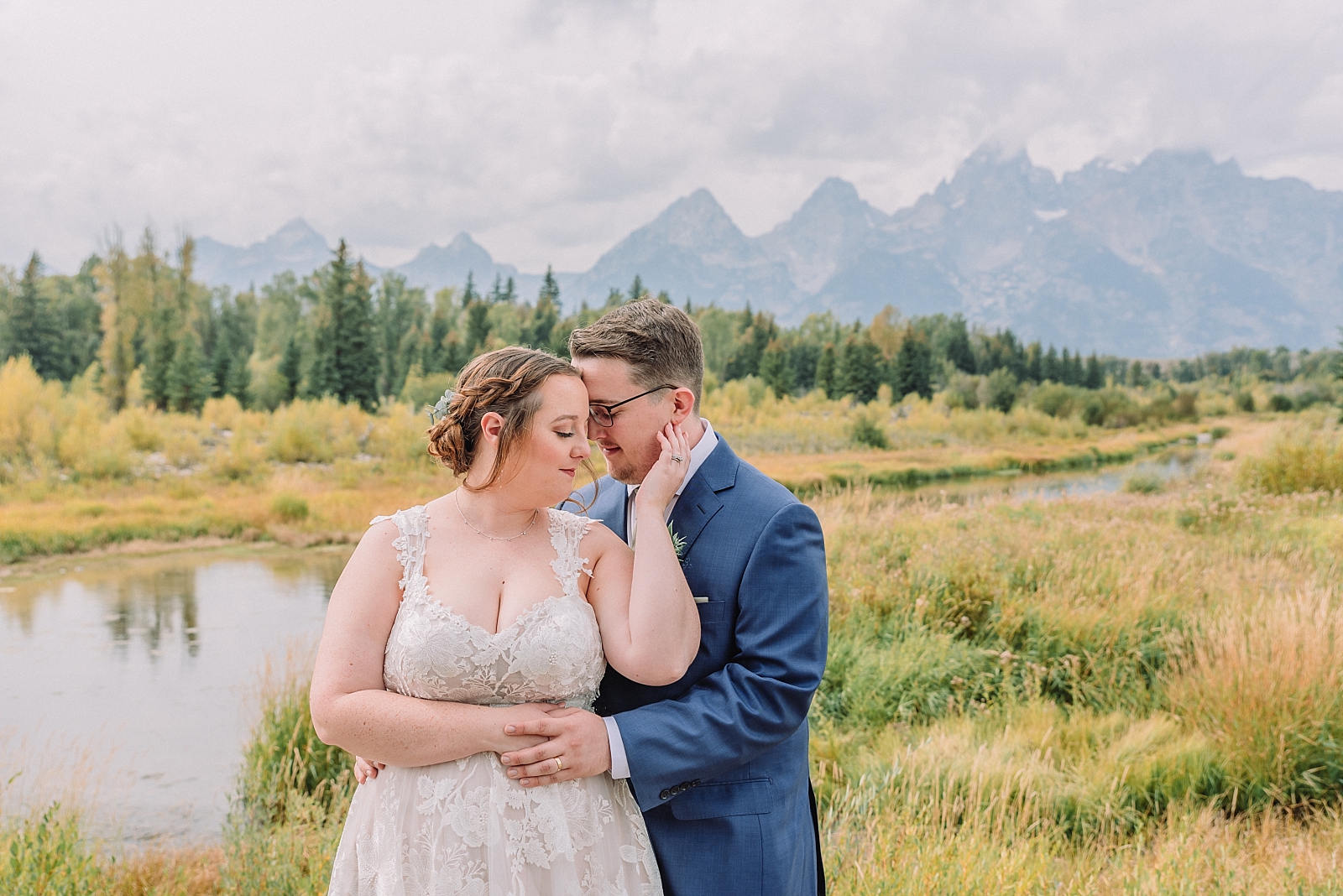 Schwabacher's Landing Wedding Ceremony, Jackson Hole Wedding photography, Couple Portraits, wedding photos in the mountains