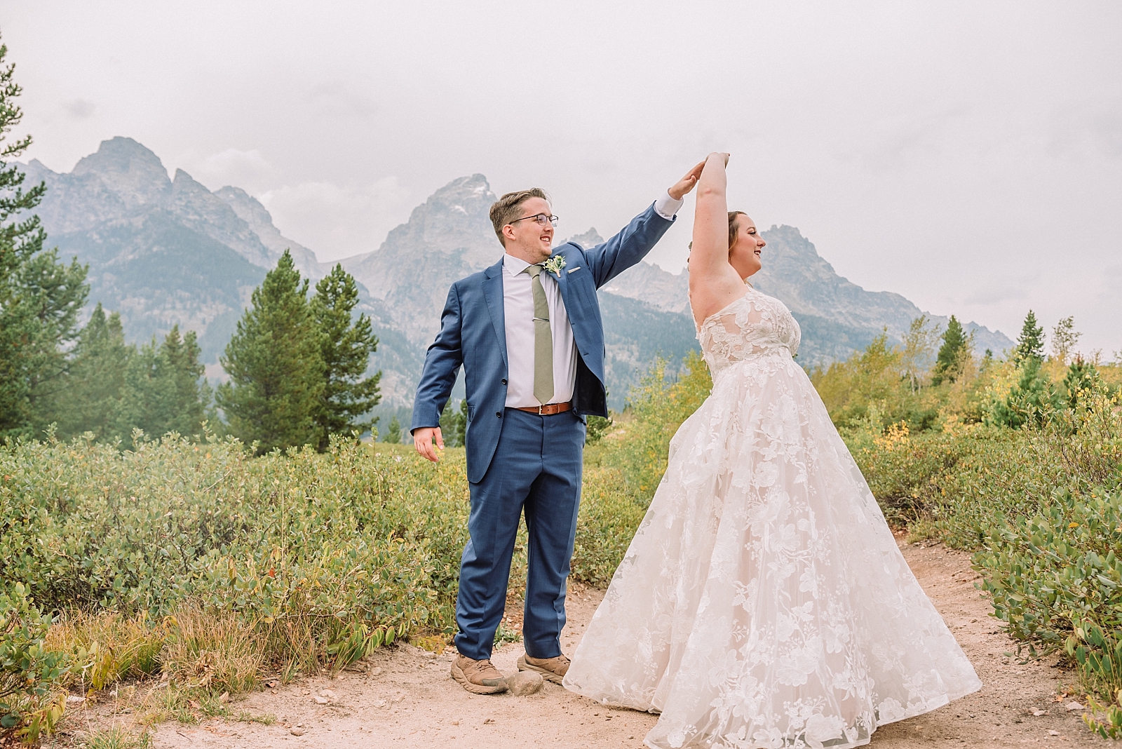 Teton Wedding with Hiking, jackson hole weddings, adventurous weddings, outdoor ceremonies, grand teton national park, taggart lake