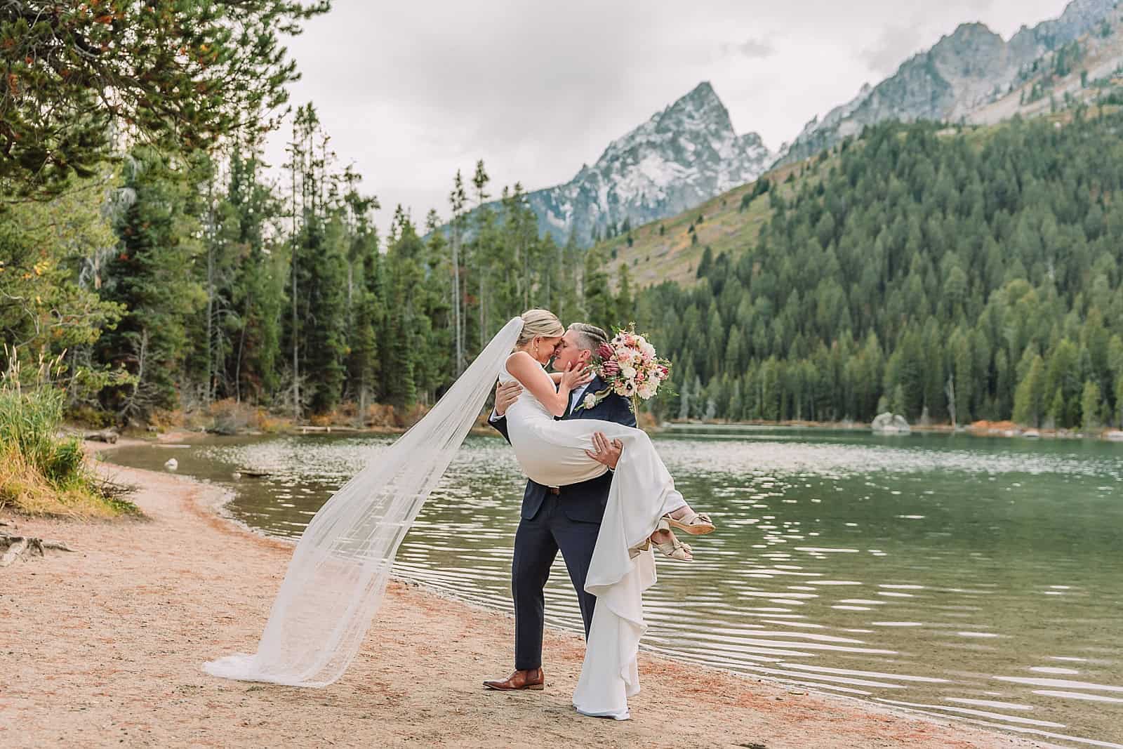 jackson hole elopement photographer, jewish wedding, classic wedding style, timeless wedding portraits, jackson hole photographer, eloping in jackson hole wyoming