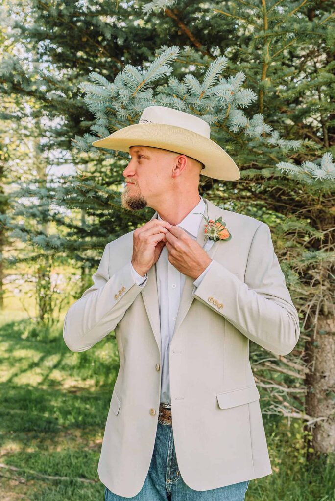 groom style, wedding style, western wedding in the mountains