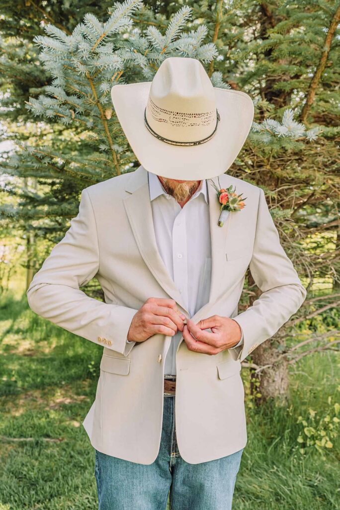 groom style, wedding style, western wedding in the mountains