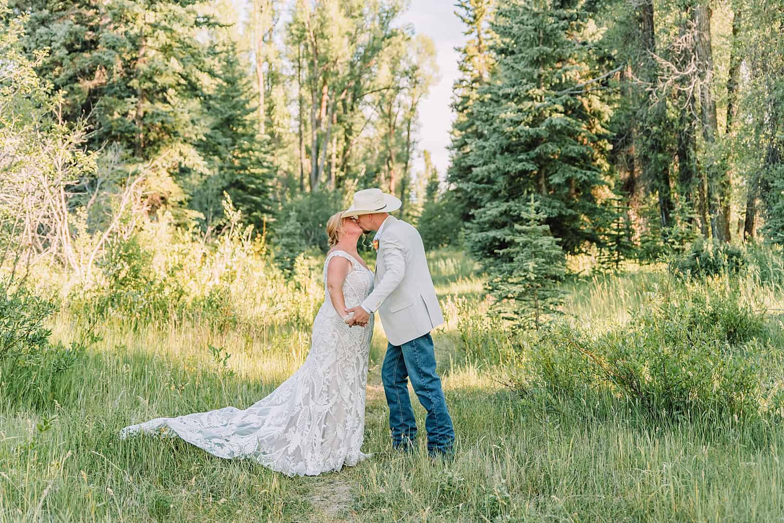 Jackson Wyoming Micro-Wedding, jackson hole wyoming elopement, eloping in jackson hole wyoming, wyoming elopement photographer