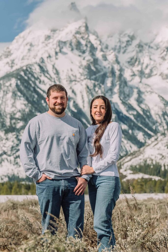 Spring Engagements in the Snow, winter outfit ideas, engagement photos, jackson hole engagement photographer, winter mountain photos, winter engagement photo outfit ideas