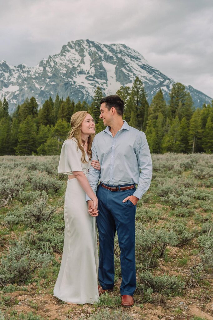 couple poses in the Tetons