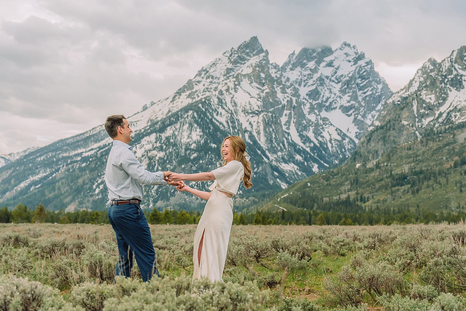 jackson hole engagement photographer engagement photo ideas fall fall engagement photo ideas grand teton engagement photos