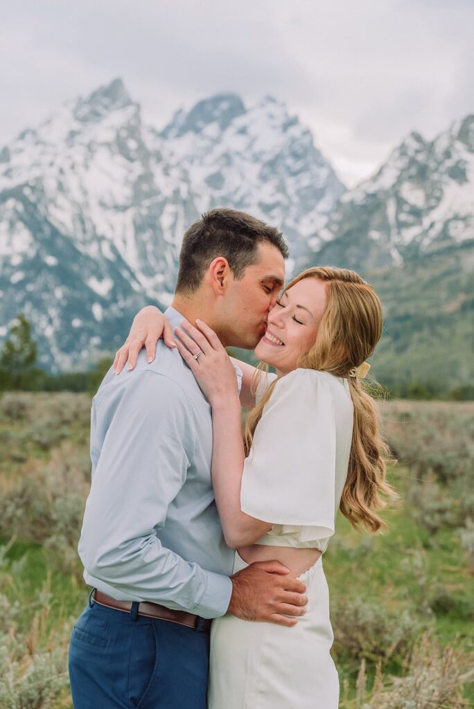 jackson hole engagement photographer engagement photo ideas fall fall engagement photo ideas grand teton engagement photos