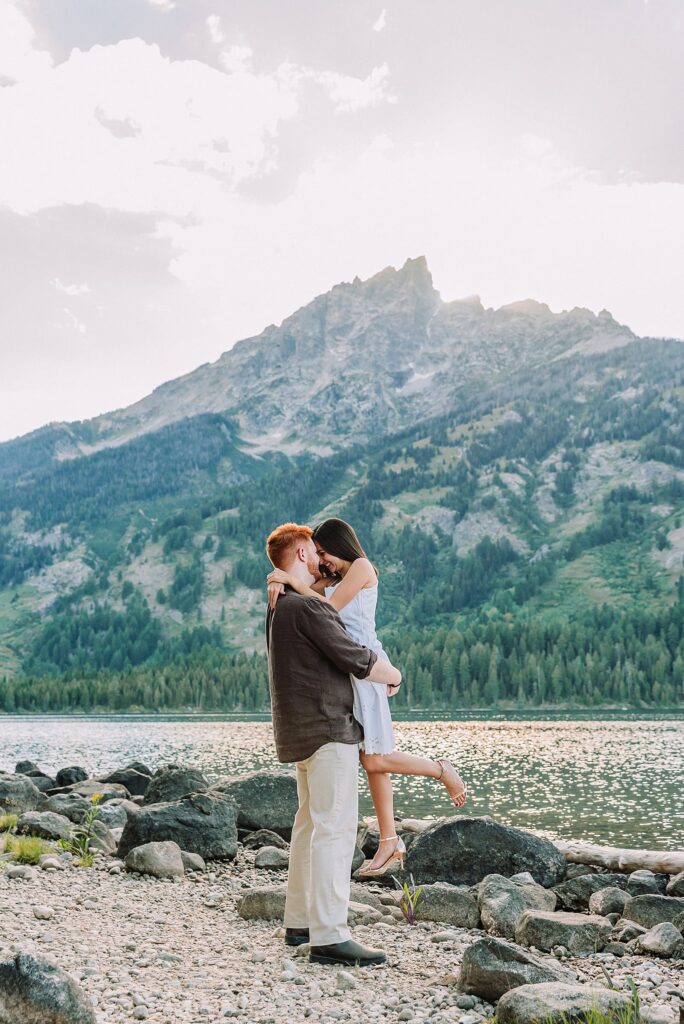 jackson hole engagement photographer engagement photo ideas spring summer engagement photo ideas grand teton engagement photos anniversary photos jackson hole photographer poses for couples