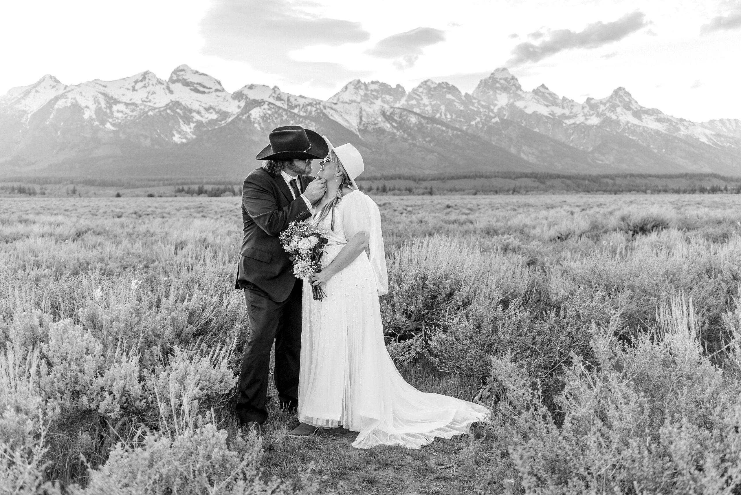 wedding tips for brides small wedding jackson hole jackson hole wedding elopement packages elope in jackson hole wyoming jackson hole elopement photographer micro wedding jackson hole