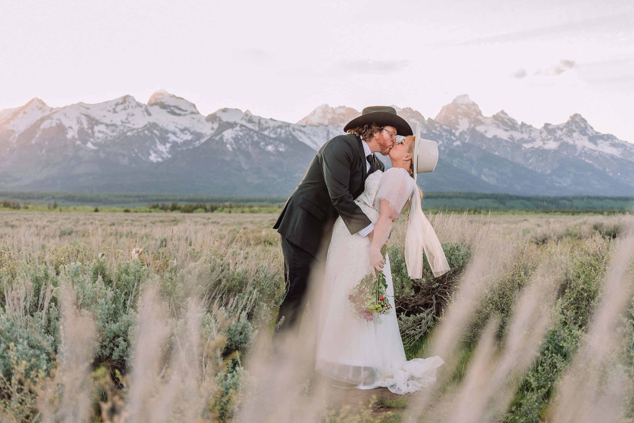 spring elopement in jackson hole jackson hole elopement grand teton elopement photographer wedding ceremony tips