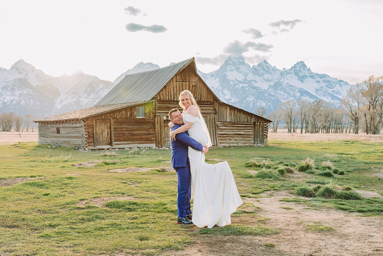 spring elopement in jackson hole jackson hole elopement grand teton elopement photographer wedding ceremony tips eloping in jackson hole wyoming non traditional wedding ideas wedding pose small wedding jackson hole mormon row wedding poses for couples jackson hole photographer