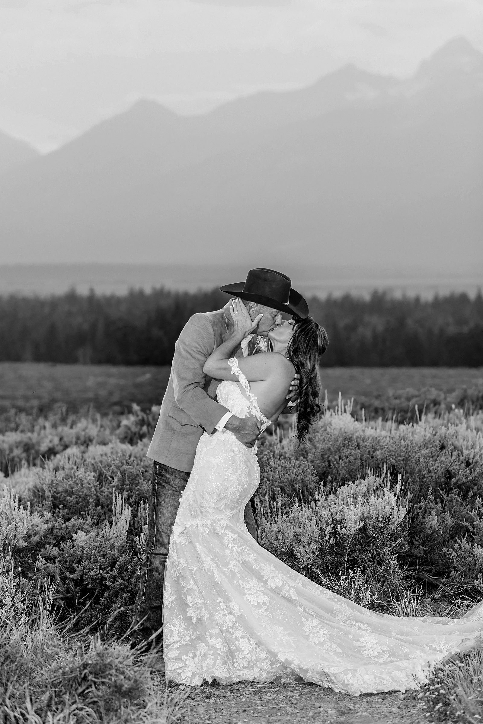 adventure elopement photography elopement jackson hole wyoming jackson hole wedding photographers wedding ceremony tips eloping in jackson hole wyoming non traditional wedding ideas