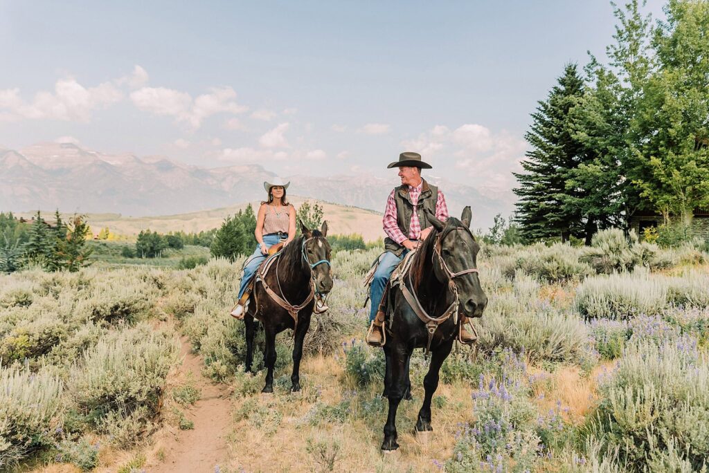 Horseback riding elopement in Jackson Hole Cowboy-style elopement in Jackson Hole Western elopement with horseback riding Romantic horseback elopement in the Tetons Sunset horseback wedding in Jackson Hole