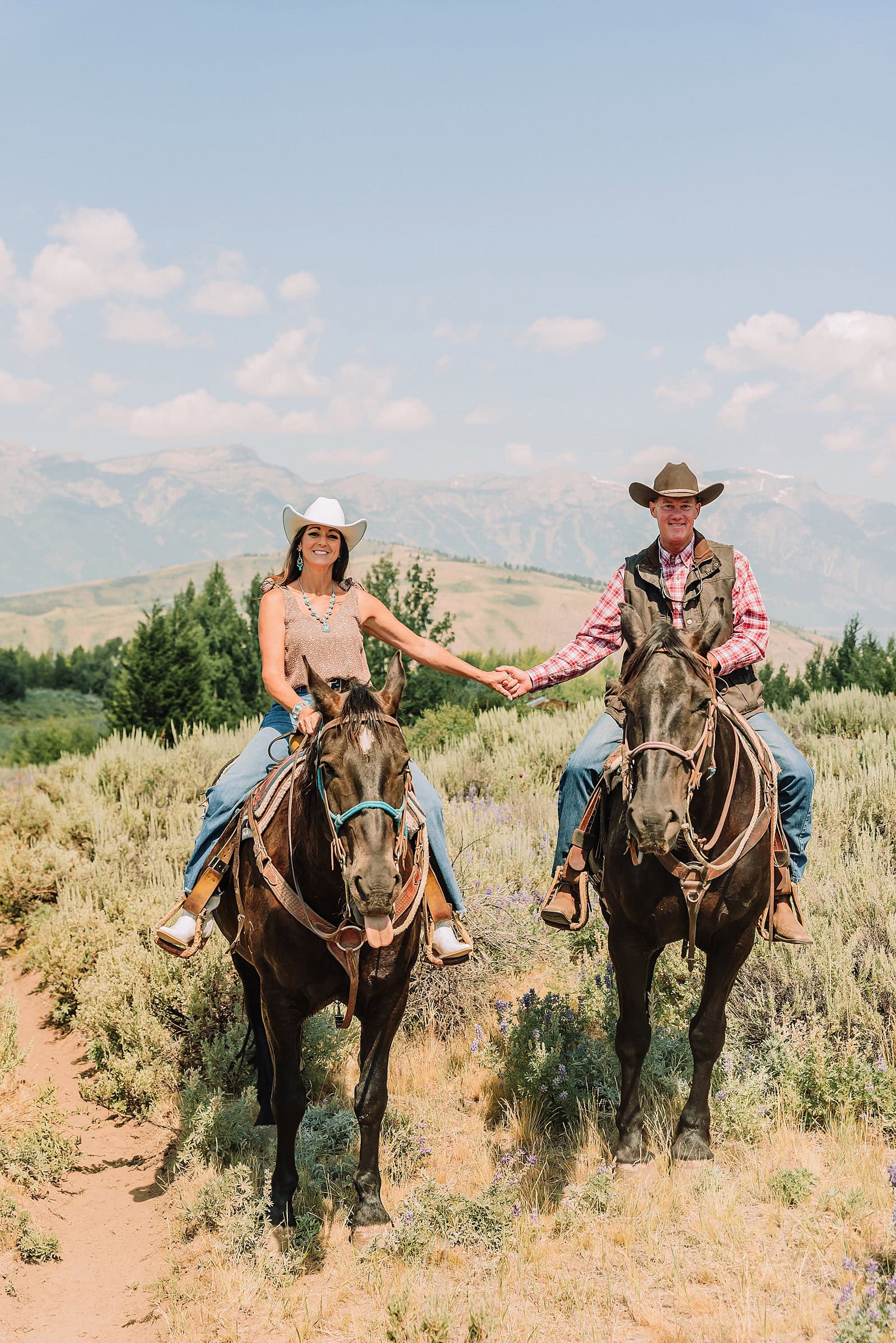 Horseback riding elopement in Jackson Hole Cowboy-style elopement in Jackson Hole Western elopement with horseback riding Romantic horseback elopement in the Tetons Sunset horseback wedding in Jackson Hole