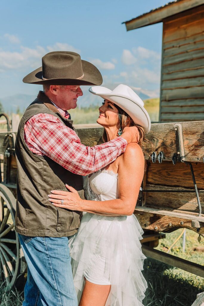 Horseback riding elopement in Jackson Hole Cowboy-style elopement in Jackson Hole Western elopement with horseback riding Romantic horseback elopement in the Tetons Sunset horseback wedding in Jackson Hole