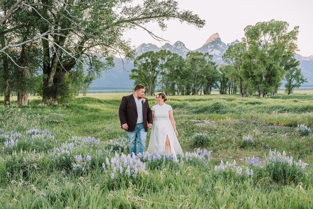 mormon row wedding wedding tips for brides small wedding jackson hole jackson hole wedding elopement packages elope in jackson hole wyoming jackson hole elopement photographer micro wedding jackson hole