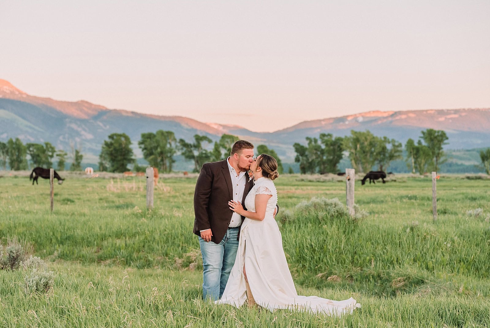 mormon row wedding wedding tips for brides small wedding jackson hole jackson hole wedding elopement packages elope in jackson hole wyoming jackson hole elopement photographer micro wedding jackson hole