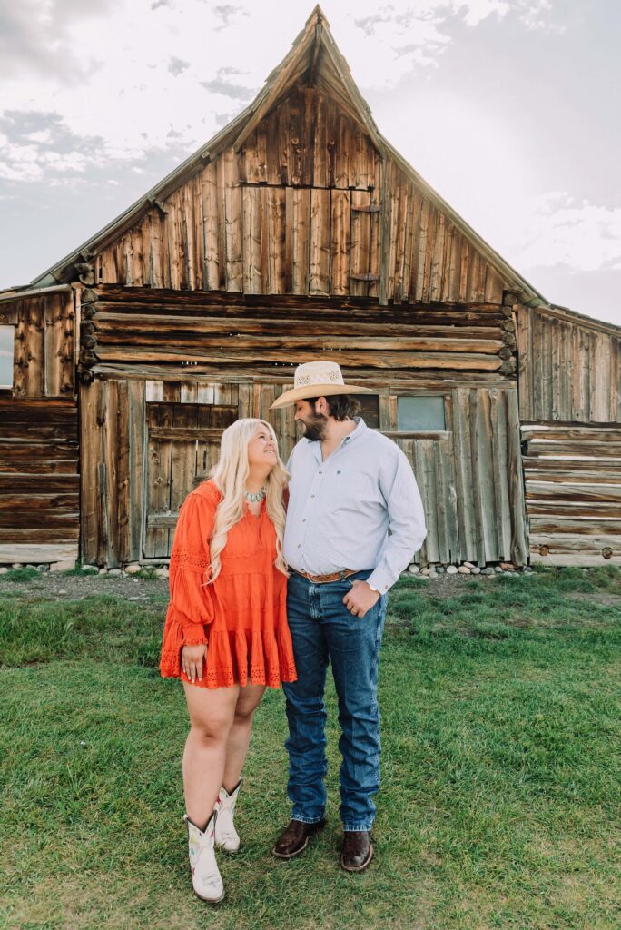 jackson hole engagement photographer engagement photo ideas spring summer engagement photo ideas grand teton engagement photos anniversary photos jackson hole photographer poses for couples