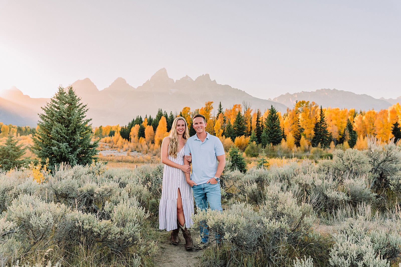 fall photo outfit ideas fall engagement pictures engagement photo ideas fall grand teton engagement photos grand teton engagement photographer jackson hole photographer