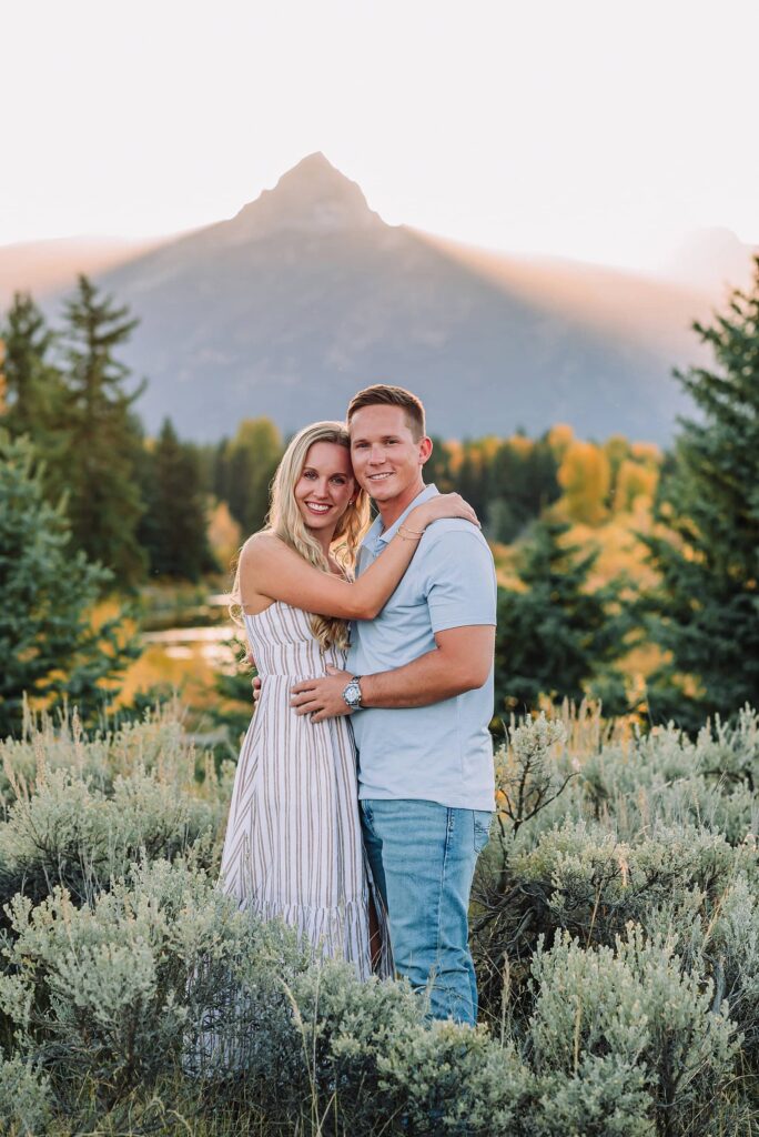 fall photo outfit ideas fall engagement pictures engagement photo ideas fall grand teton engagement photos grand teton engagement photographer jackson hole photographer