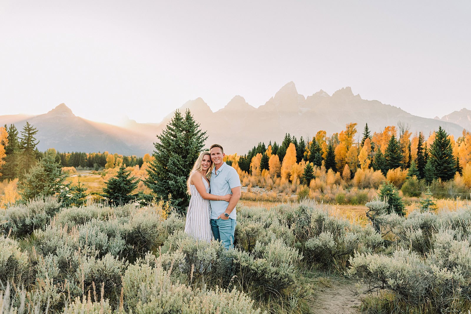 fall photo outfit ideas fall engagement pictures engagement photo ideas fall grand teton engagement photos grand teton engagement photographer jackson hole photographer