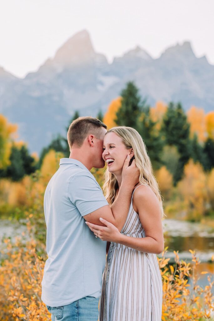 fall photo outfit ideas fall engagement pictures engagement photo ideas fall grand teton engagement photos grand teton engagement photographer jackson hole photographer