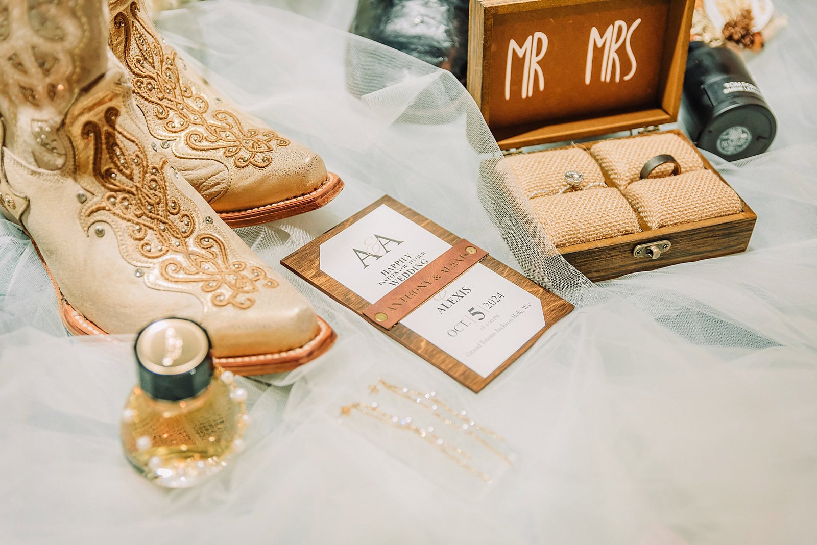 Fall Micro Wedding and Portraits grand teton elopement photographer jackson hole elopement wedding ceremony tips micro wedding jackson hole Jackson Hole fall wedding Fall wedding in Wyoming Romantic fall elopement in the Tetons