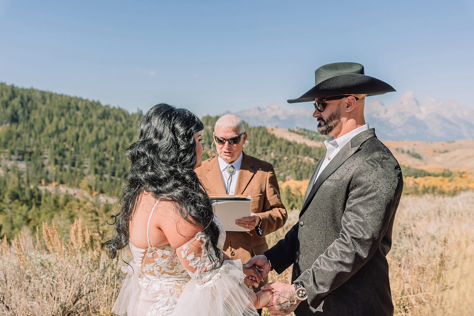 eloping in jackson hole wyoming wyoming elopement photographer micro wedding jackson hole jackson hole wedding photographers elopement jackson hole wyoming small wedding jackson hole the wedding tree in bridger teton national forest morning wedding fall wedding Autumn wedding in Jackson Hole